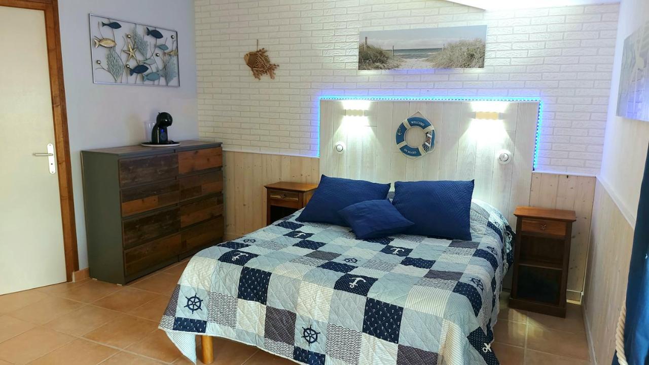 Bed and Breakfast Moulin De Mauzac Saint-Just-Luzac Экстерьер фото