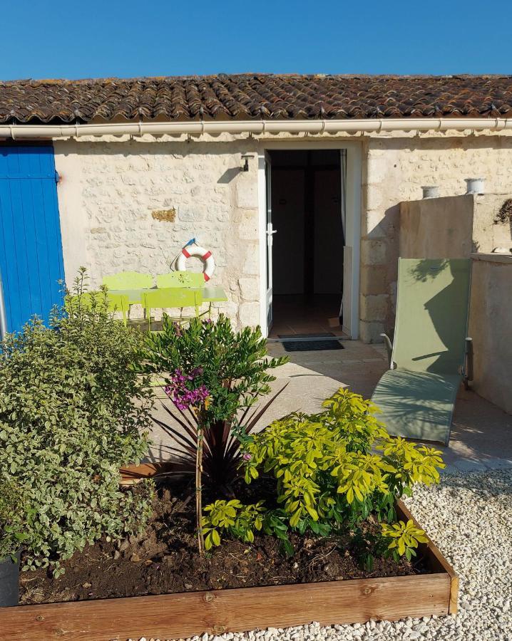 Bed and Breakfast Moulin De Mauzac Saint-Just-Luzac Экстерьер фото